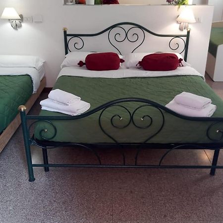 Marconi Rooms Loggia Delle Erbe เวโรนา ภายนอก รูปภาพ