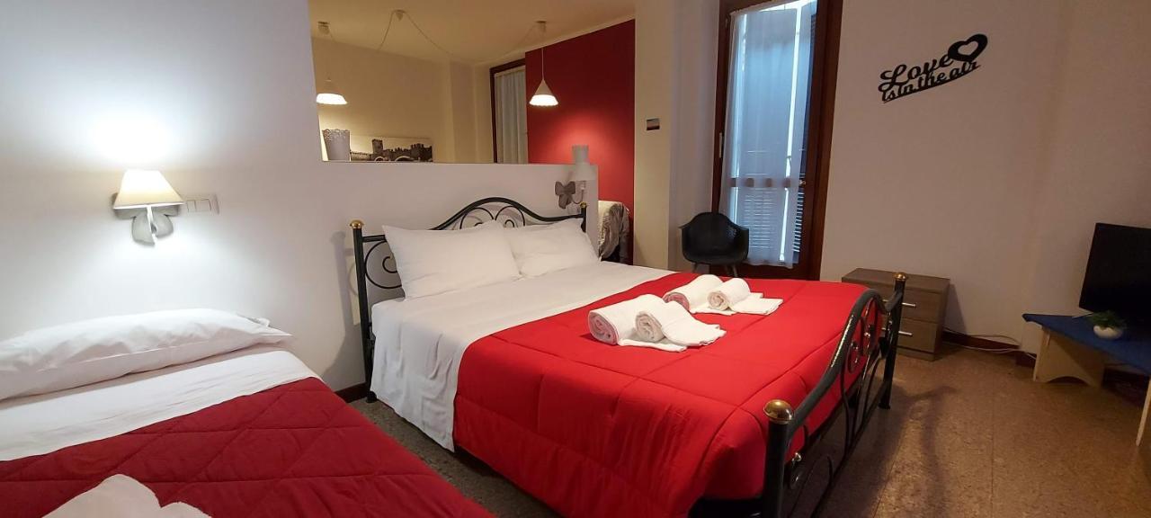 Marconi Rooms Loggia Delle Erbe เวโรนา ภายนอก รูปภาพ