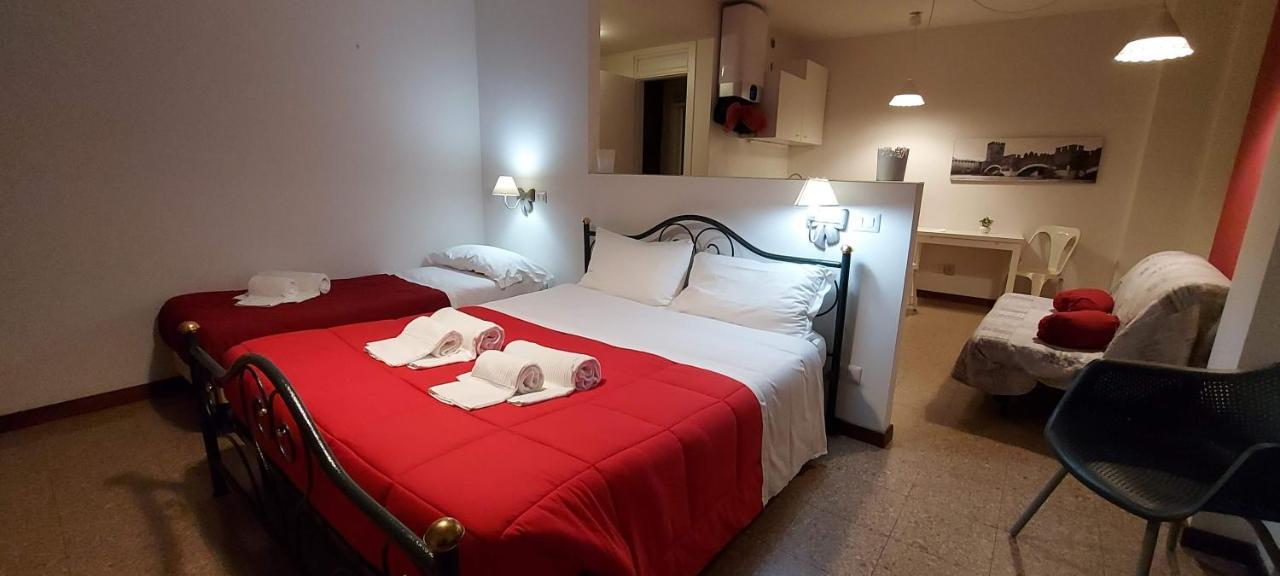 Marconi Rooms Loggia Delle Erbe เวโรนา ภายนอก รูปภาพ